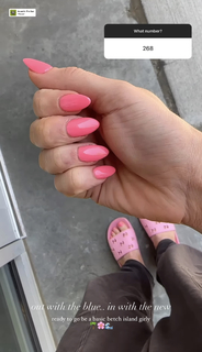Morgan Willett feet photo 3