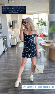 Morgan Willett feet photo 2