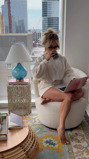 Morgan Willett feet photo 3