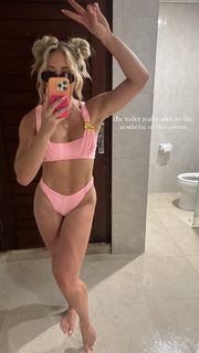 Morgan Willett feet photo 5