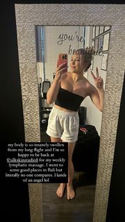 Morgan Willett feet photo 15