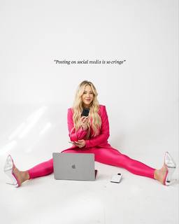 Morgan Willett feet photo 9