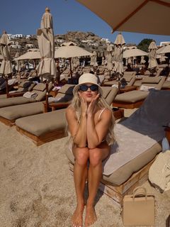Morgan Willett feet photo 5