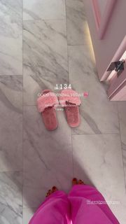 Morgan Willett feet photo 1