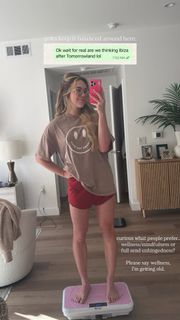 Morgan Willett feet photo 12