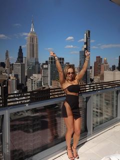 Morgan Willett feet photo 1