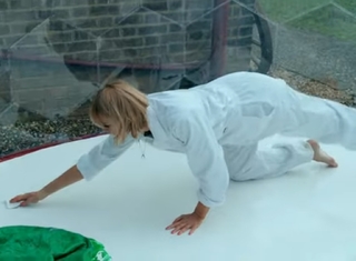 Morgana Robinson feet photo 11