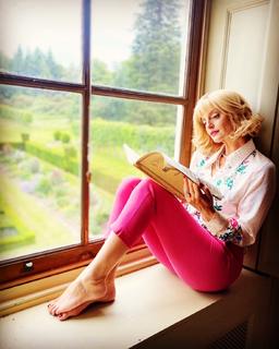 Morgana Robinson feet photo 14