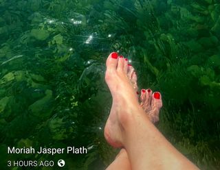 Moriah Plath feet photo 1