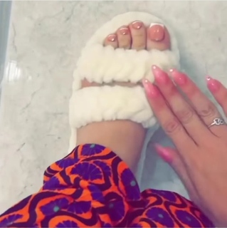 Mounaa Limam feet photo 4