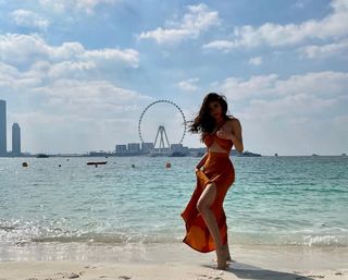 Mouni Roy feet photo thumbnail