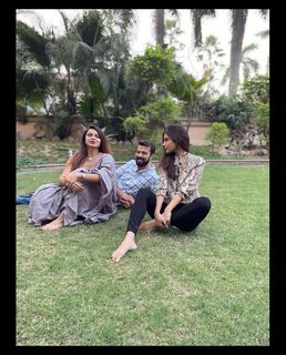 Mouni Roy feet photo thumbnail
