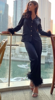 Mouni Roy feet photo thumbnail