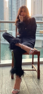 Mouni Roy feet photo thumbnail