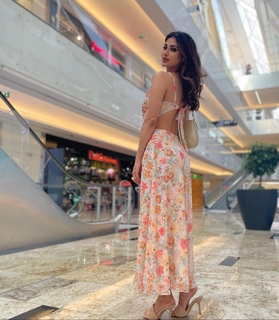 Mouni Roy feet photo thumbnail