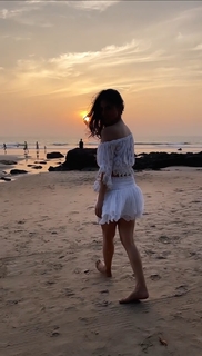 Mouni Roy feet photo thumbnail