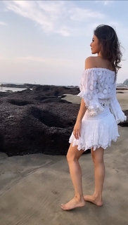 Mouni Roy feet photo thumbnail