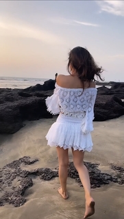Mouni Roy feet photo thumbnail