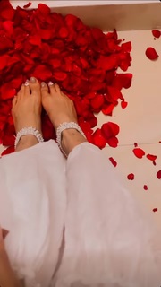 Mouni Roy feet photo thumbnail
