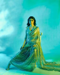 Mouni Roy feet photo thumbnail