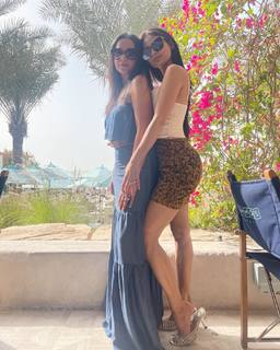 Mouni Roy feet photo thumbnail