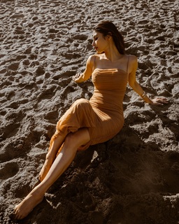 Mouni Roy feet photo thumbnail