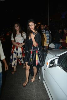 Mouni Roy feet photo thumbnail