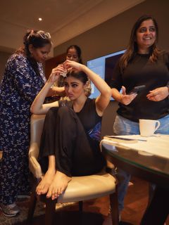 Mouni Roy feet photo thumbnail