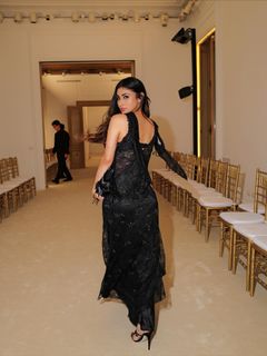 Mouni Roy feet photo thumbnail