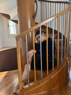 Mouni Roy feet photo thumbnail