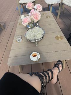 Mouni Roy feet photo thumbnail