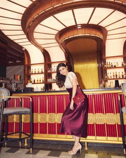 Mouni Roy feet photo thumbnail