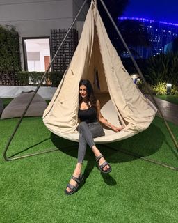 Mouni Roy feet photo thumbnail