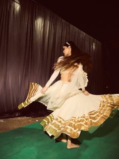 Mouni Roy feet photo 18
