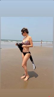 Mouni Roy feet photo 1