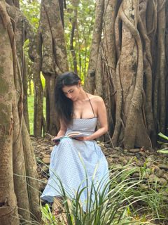 Mouni Roy feet photo 1