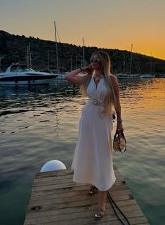 Mounia Benfeghoul feet photo 17