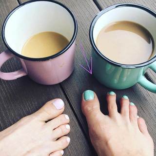 Mozhan Marnò feet photo 17