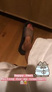 Mrs. Bella feet photo 13