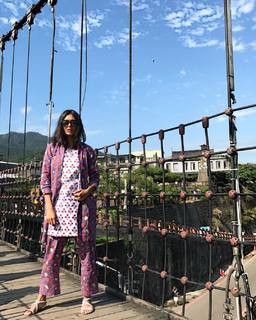 Mrunal Thakur feet photo thumbnail