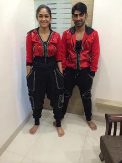 Mrunal Thakur feet photo thumbnail