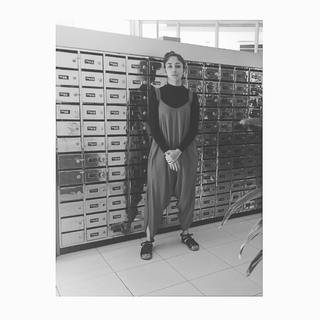 Mrunal Thakur feet photo thumbnail
