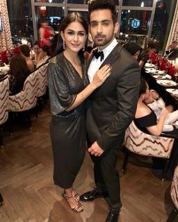 Mrunal Thakur feet photo thumbnail