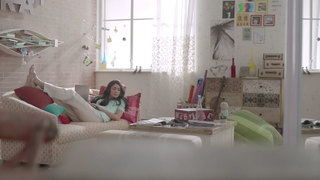 Mrunal Thakur feet photo thumbnail