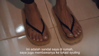 Mrunal Thakur feet photo thumbnail