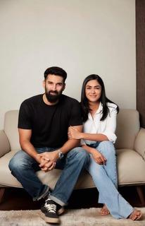 Mrunal Thakur feet photo thumbnail