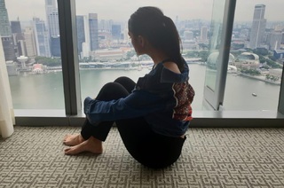 Mrunal Thakur feet photo thumbnail