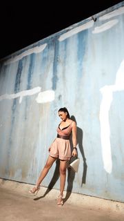 Mrunal Thakur feet photo thumbnail