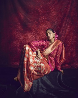 Mrunal Thakur feet photo thumbnail