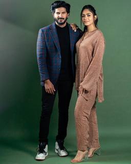 Mrunal Thakur feet photo thumbnail